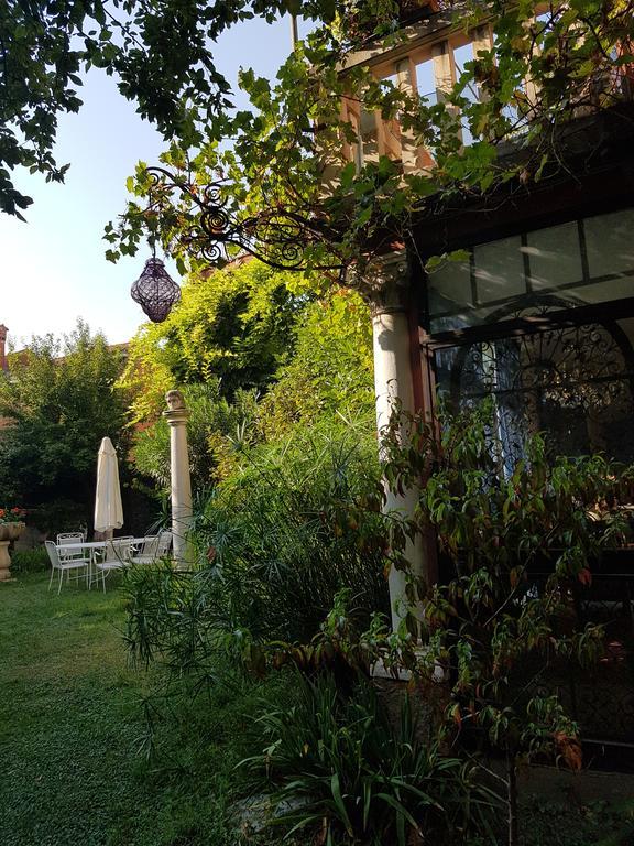 Appartamento Garden Ca' Rezzonico Venice Exterior photo