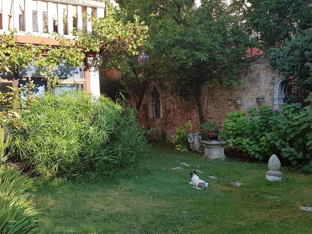 Appartamento Garden Ca' Rezzonico Venice Exterior photo