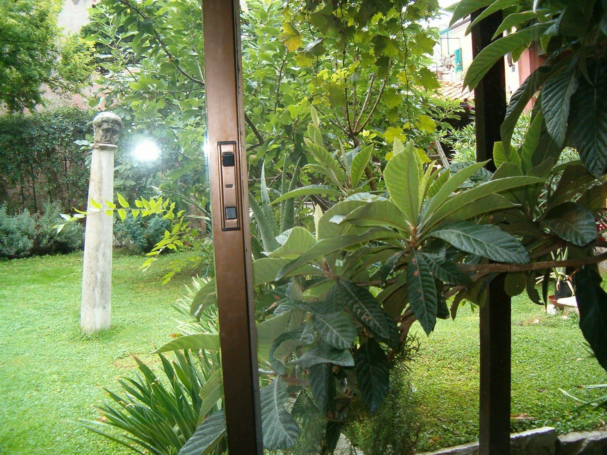 Appartamento Garden Ca' Rezzonico Venice Exterior photo